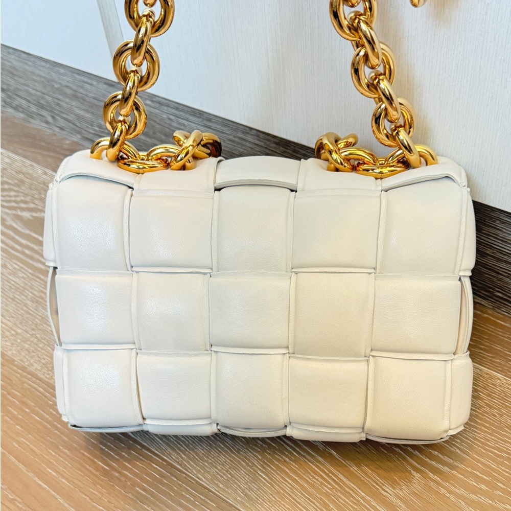BOTTEGA VENETA Lambskin Maxi Intreccio Padded Chain Cassette Crossbody Bag Chalk - Picture 8 of 15